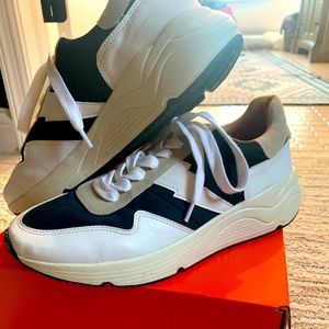 Vici Dolls Oasis Society Sneakers